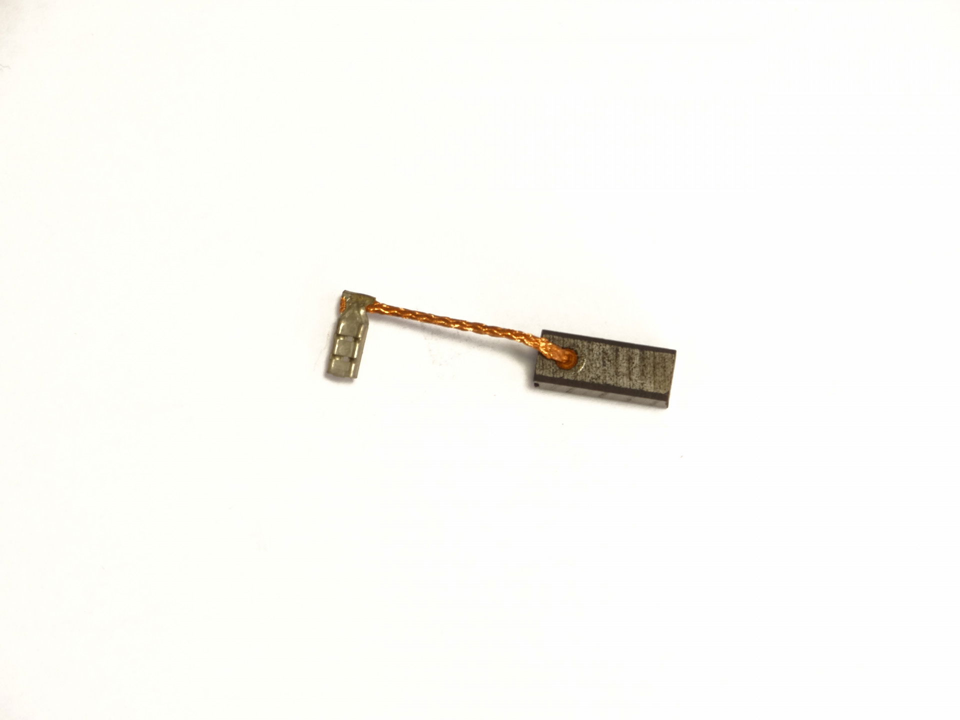 Szénkefe 6,3X6,3X15 mm sarus termék fő termékképe